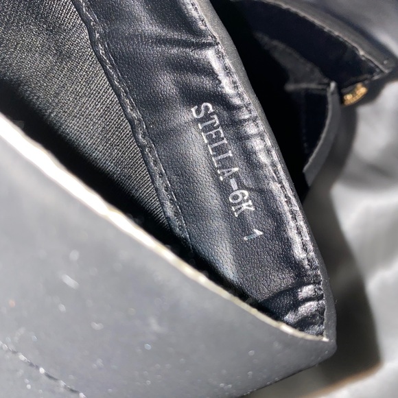 Cute Black Booties Size 1 - Picture 13 of 16